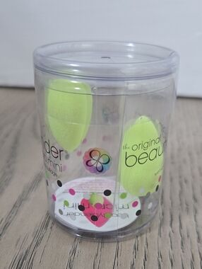 beautyblender Mini Sponge Duo in Neon Yellow. Brand New Sealed